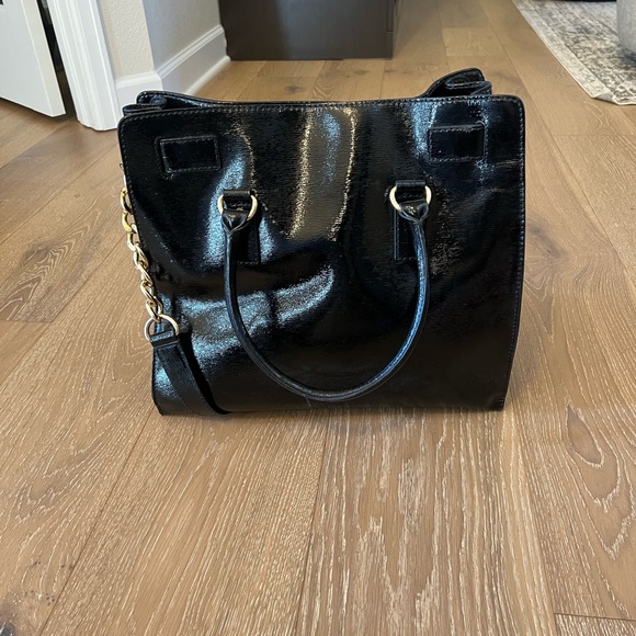 Michael Kors Hamilton Large Tote - Picture 2 of 6